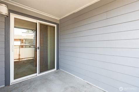 2517 NE 4th Street Renton WA 98056
