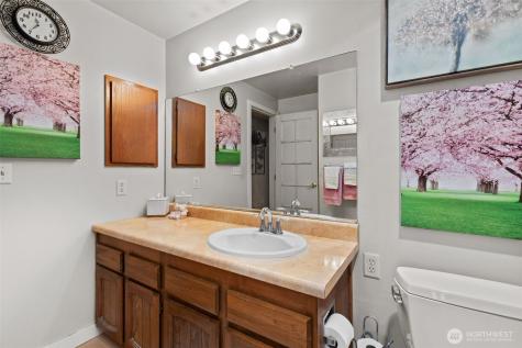 2517 NE 4th Street Renton WA 98056