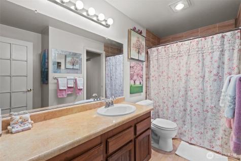 2517 NE 4th Street Renton WA 98056