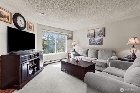 2517 NE 4th Street Renton WA 98056