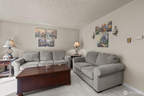 2517 NE 4th Street Renton WA 98056
