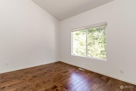 22712 43rd Avenue S Kent WA 98032
