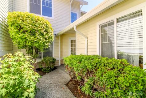 22712 43rd Avenue S Kent WA 98032