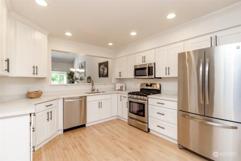 22712 43rd Avenue S Kent WA 98032