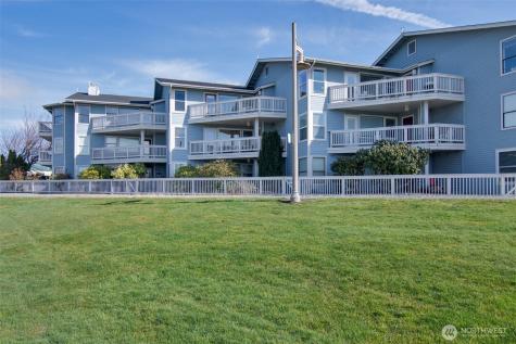 651 SE Bayshore Drive Oak Harbor WA 98277