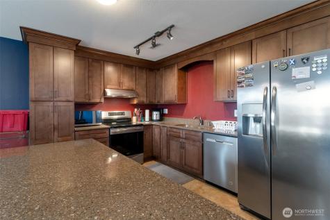 651 SE Bayshore Drive Oak Harbor WA 98277
