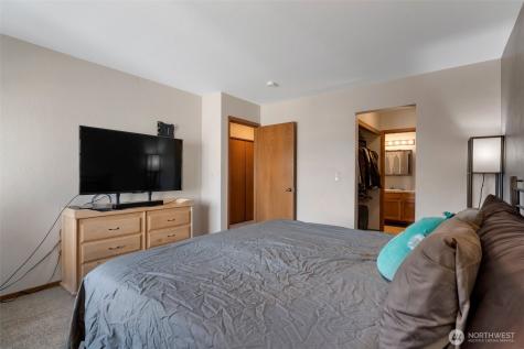 651 SE Bayshore Drive Oak Harbor WA 98277