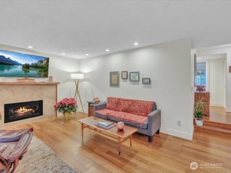 4629 W Lake Sammamish Parkway SE Issaquah WA 98027