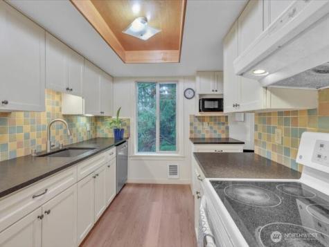 4629 W Lake Sammamish Parkway SE Issaquah WA 98027