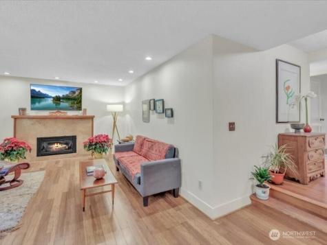 4629 W Lake Sammamish Parkway SE Issaquah WA 98027