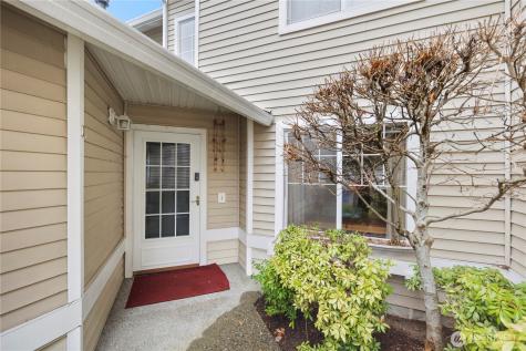 22614 43rd Avenue S Kent WA 98032