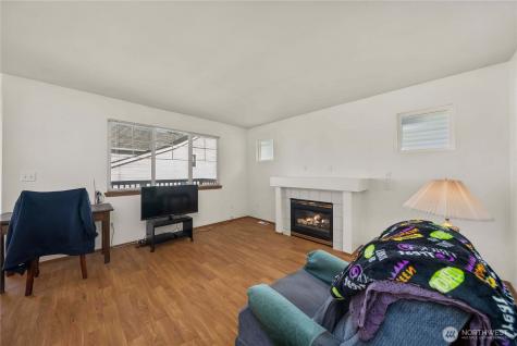 11236 3rd Avenue E Tacoma WA 98445
