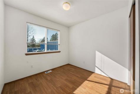 11236 3rd Avenue E Tacoma WA 98445