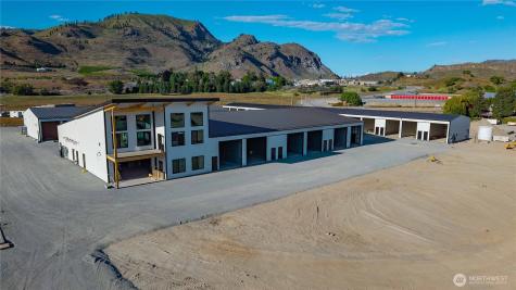 73 E Shop Avenue Chelan WA 98816