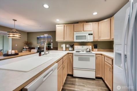 808 W Manson Highway Chelan WA 98816