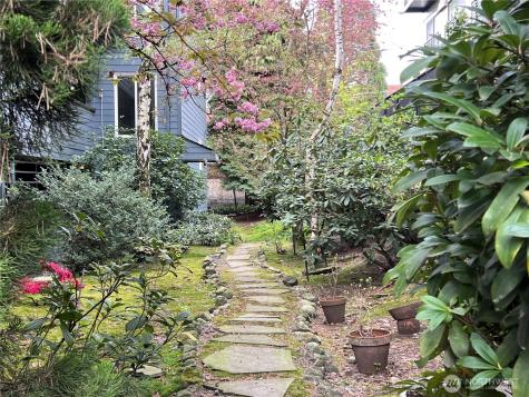 210 Boylston Avenue E Seattle WA 98102