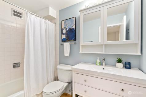 521 5th Avenue W Seattle WA 98119