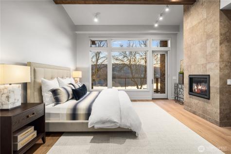 4323 E Lake Sammamish Parkway SE Issaquah WA 98029