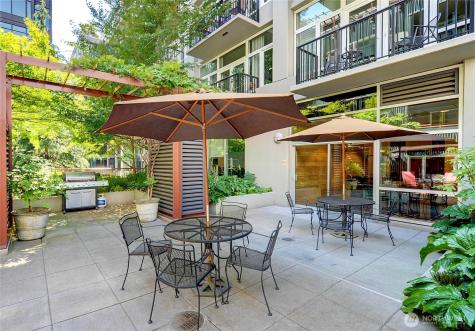 2717 Western Avenue Seattle WA 98121