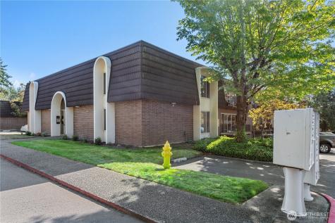11006 NE 68th Street Kirkland WA 98033