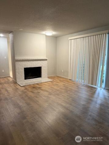 957 12th Street NE Auburn WA 98002
