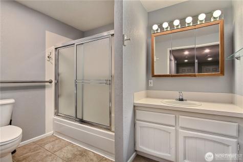957 12th Street NE Auburn WA 98002
