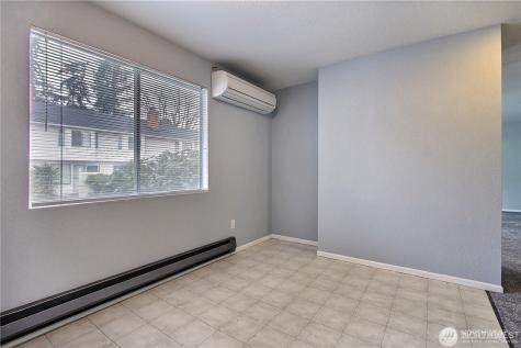 957 12th Street NE Auburn WA 98002