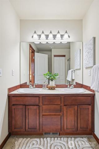2502 204th Place SW Lynnwood WA 98036