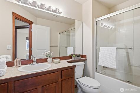 2502 204th Place SW Lynnwood WA 98036