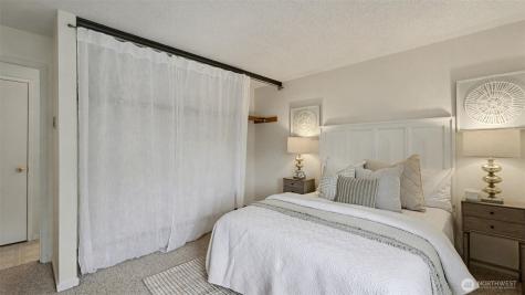8800 20th Avenue NE Seattle WA 98115