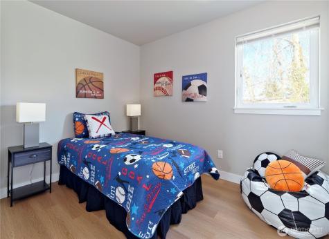 4834 25th Avenue SW Seattle WA 98106