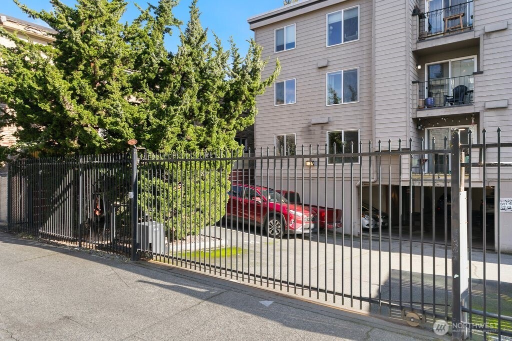 4831 Fauntleroy Way SW Seattle WA 98116