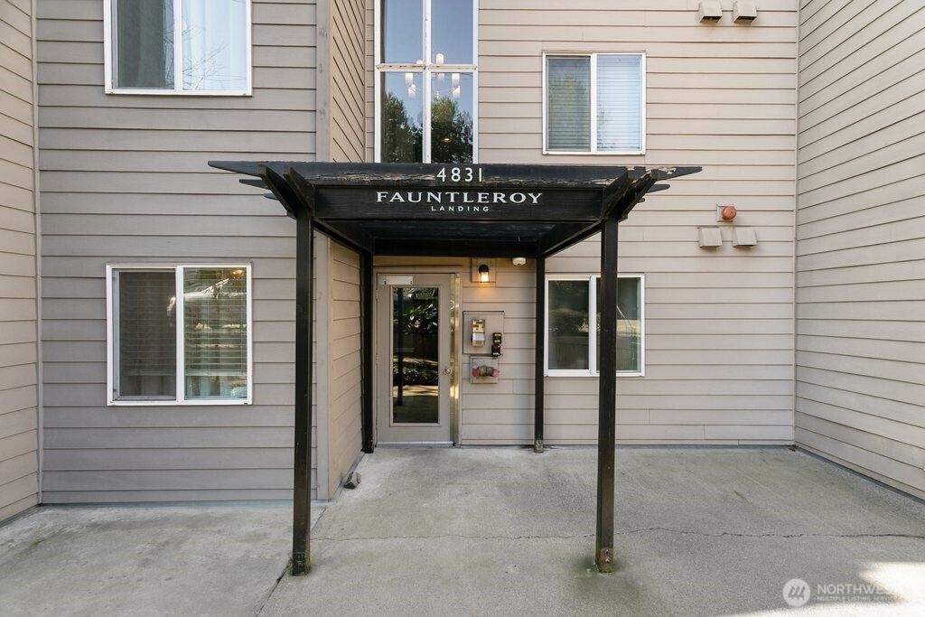 4831 Fauntleroy Way SW Seattle WA 98116