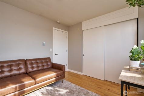 812 N 42nd Street Seattle WA 98103