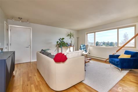 812 N 42nd Street Seattle WA 98103