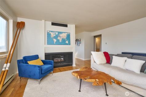 812 N 42nd Street Seattle WA 98103