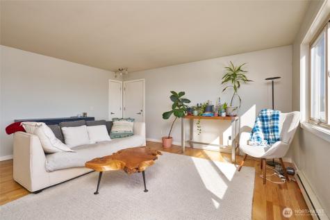 812 N 42nd Street Seattle WA 98103