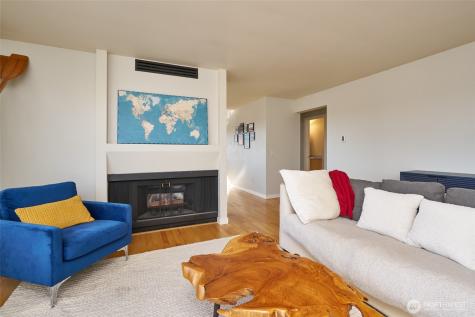 812 N 42nd Street Seattle WA 98103