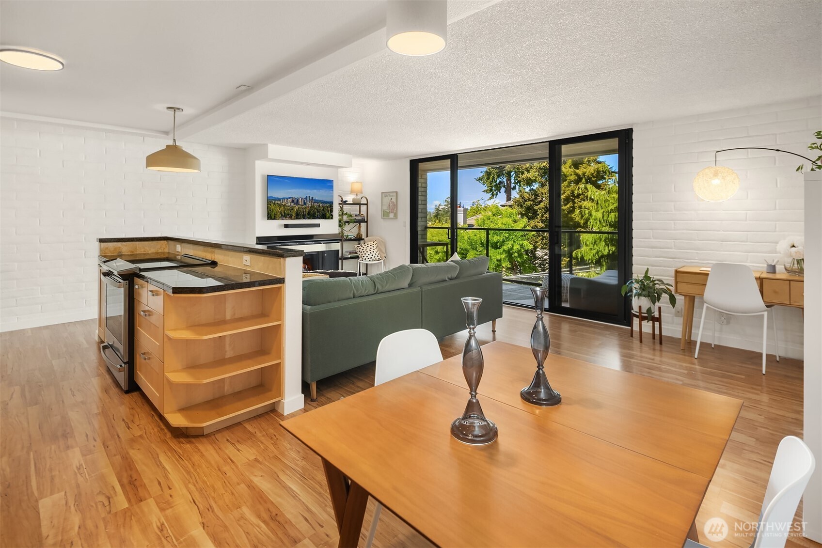 9909 NE 1st Bellevue WA 98004