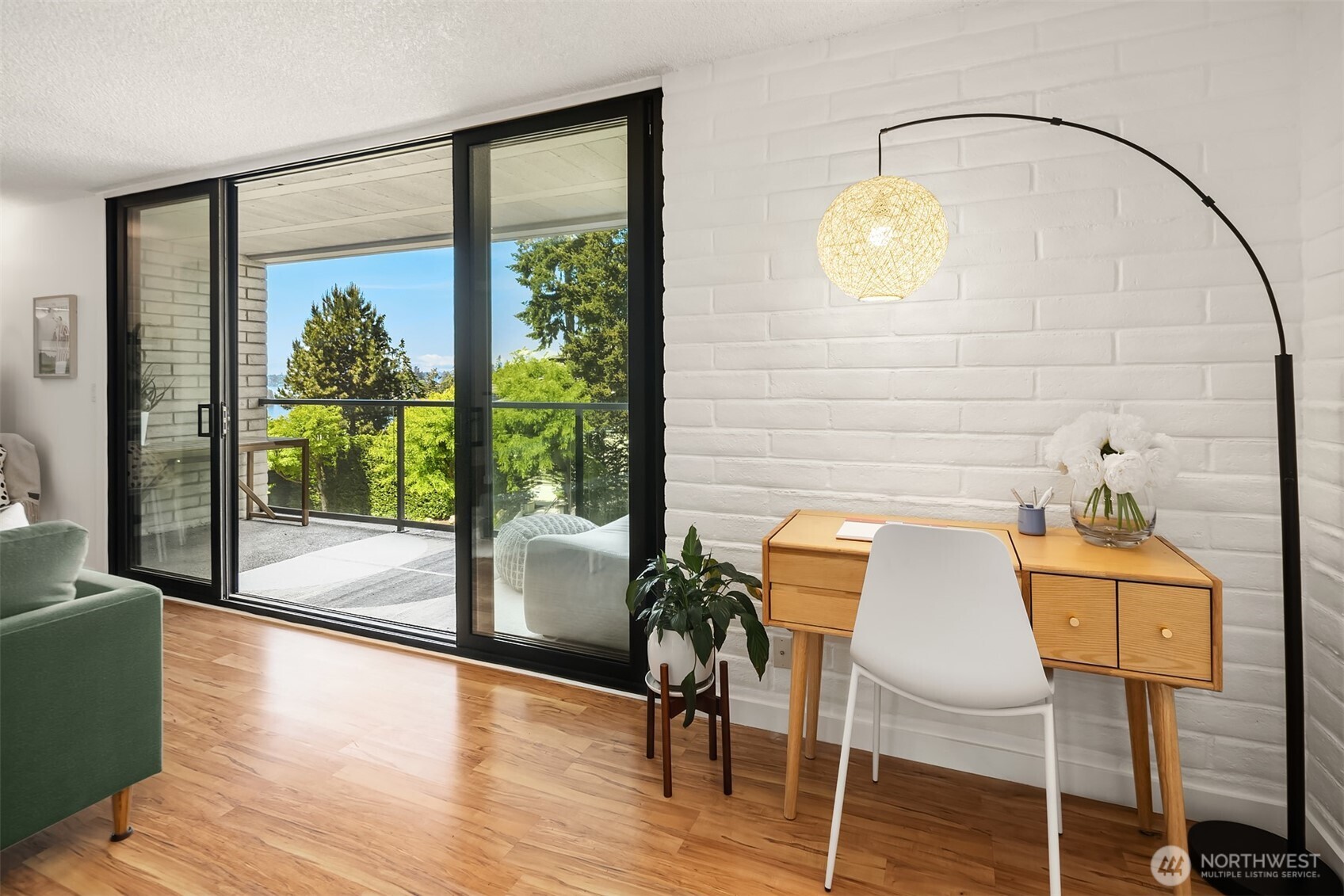 9909 NE 1st Bellevue WA 98004
