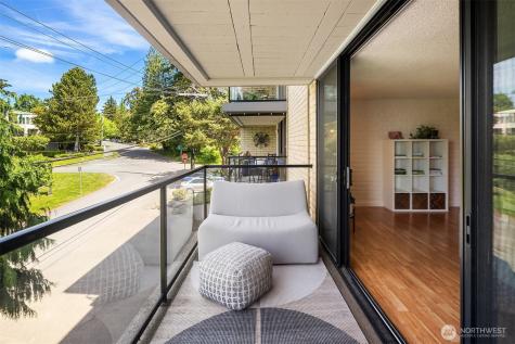 9909 NE 1st Bellevue WA 98004