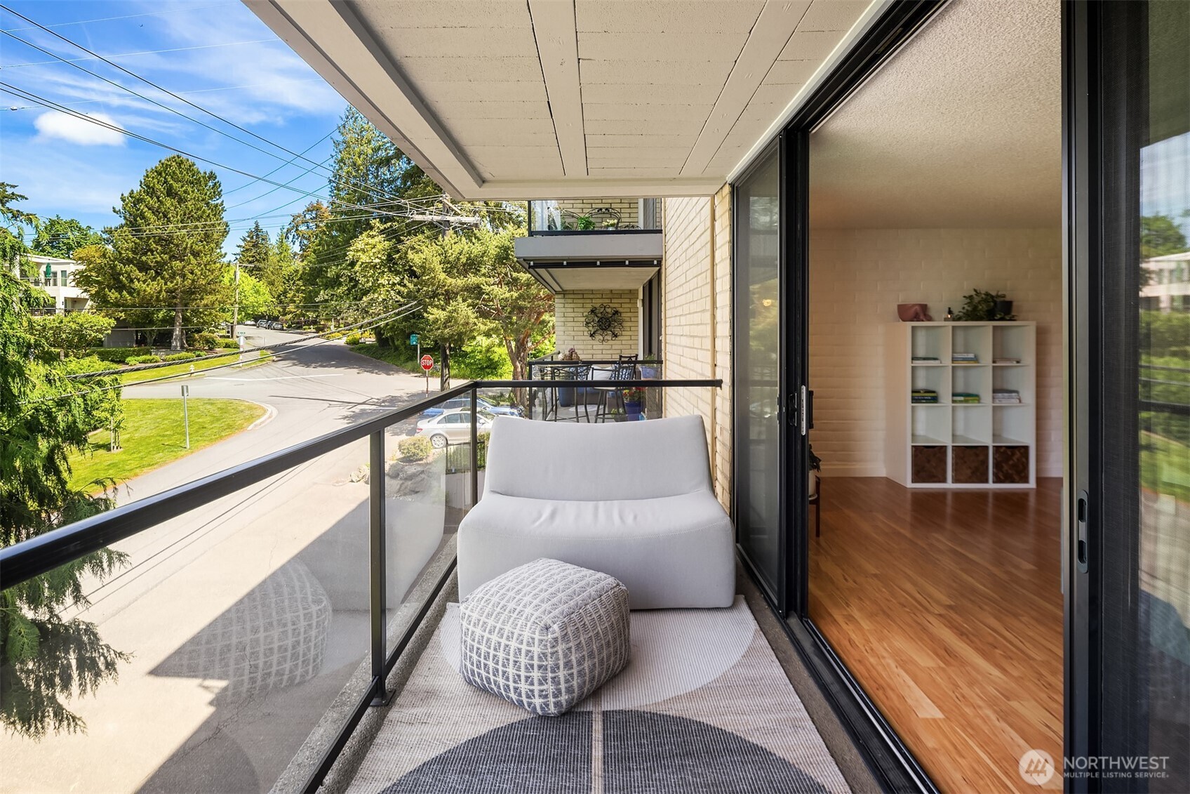 9909 NE 1st Bellevue WA 98004