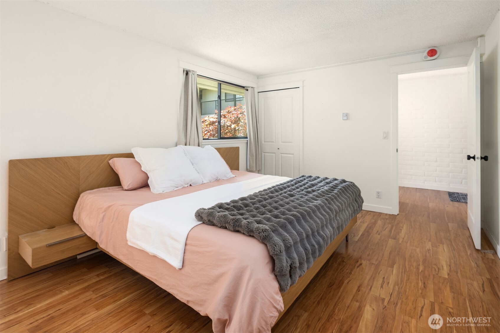 9909 NE 1st Bellevue WA 98004