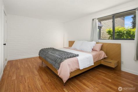 9909 NE 1st Bellevue WA 98004
