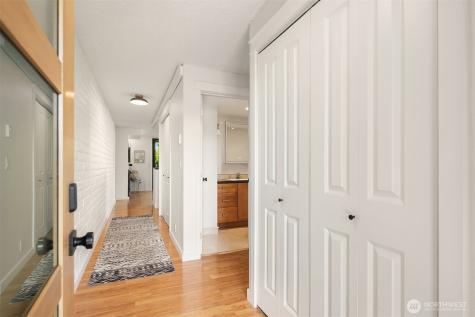 9909 NE 1st Bellevue WA 98004