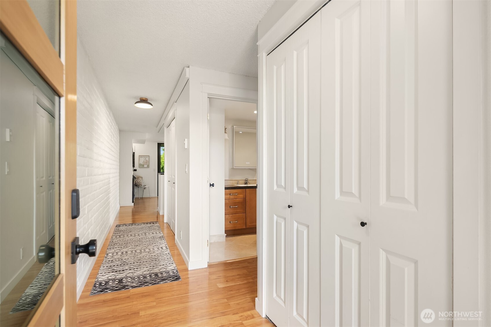 9909 NE 1st Bellevue WA 98004