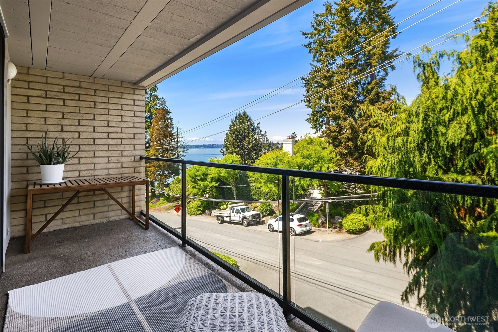 9909 NE 1st Bellevue WA 98004