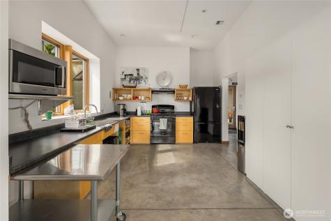 204 Shepard Way NW Bainbridge Island WA 98110