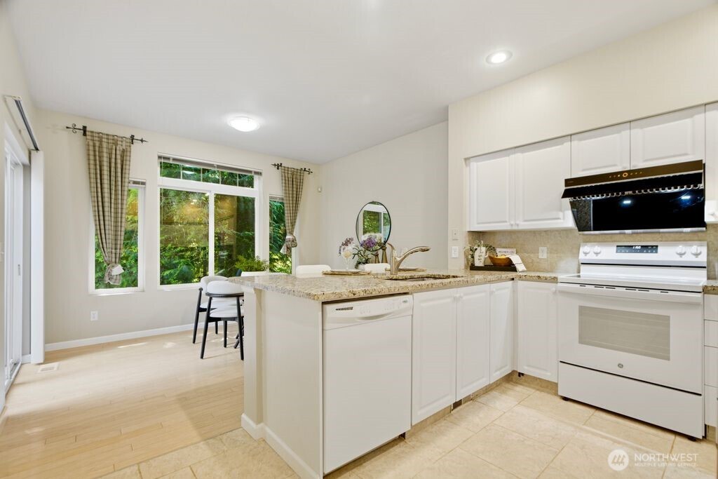 6699 SE Cougar Mountain Way Bellevue WA 98006