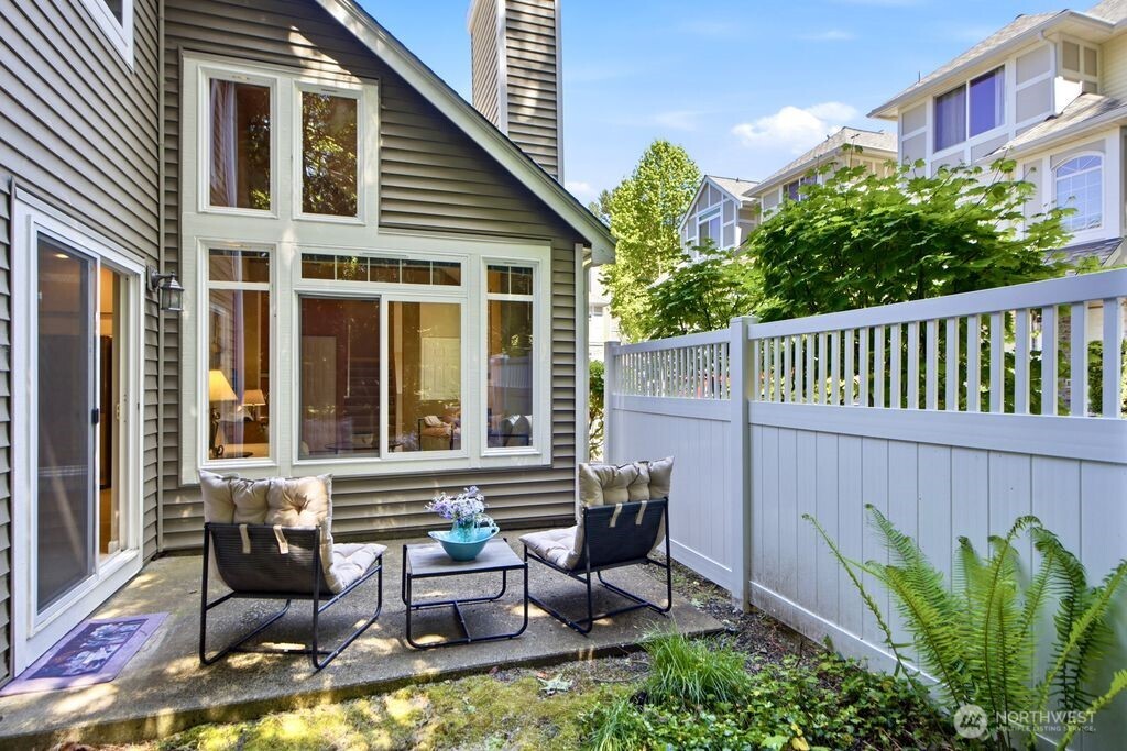 6699 SE Cougar Mountain Way Bellevue WA 98006